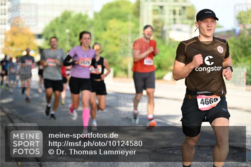 06.09.2026 - CURREX Alsterlauf Dr. Thomas Lammeyer http://msf.ph/oto/10124580 06.09.2026 09:41:50 Laufen 4669 meine-sportfotos.de