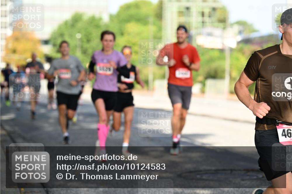 06.09.2026 - CURREX Alsterlauf Dr. Thomas Lammeyer http://msf.ph/oto/10124583 06.09.2026 09:41:50 Laufen 46 meine-sportfotos.de