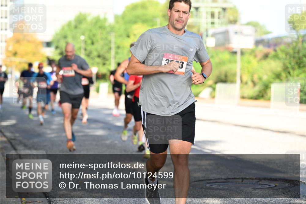 06.09.2026 - CURREX Alsterlauf Dr. Thomas Lammeyer http://msf.ph/oto/10124599 06.09.2026 09:41:53 Laufen 33 meine-sportfotos.de