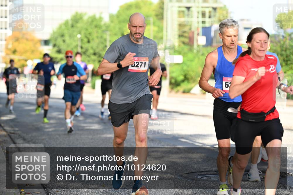 06.09.2026 - CURREX Alsterlauf Dr. Thomas Lammeyer http://msf.ph/oto/10124620 06.09.2026 09:41:55 Laufen 3271, 62 meine-sportfotos.de