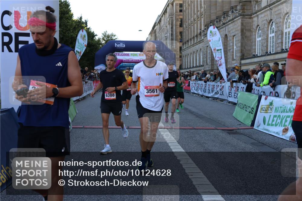 06.09.2026 - CURREX Alsterlauf Strokosch-Dieckow http://msf.ph/oto/10124628 06.09.2026 09:43:39 Ziel 2166, 2245, 3197, 3523, 3524, 3561, 3715, 5098, 5370, 6371, 6388, 8036, 8316 meine-sportfotos.de
