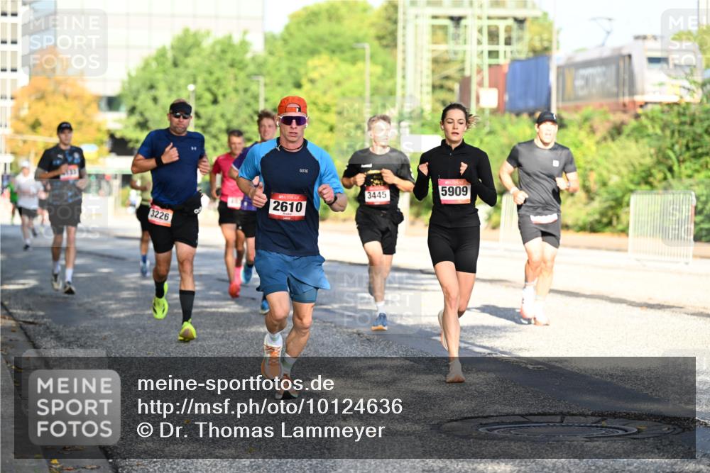 06.09.2026 - CURREX Alsterlauf Dr. Thomas Lammeyer http://msf.ph/oto/10124636 06.09.2026 09:41:56 Laufen 3226, 2610, 5909, 3445 meine-sportfotos.de