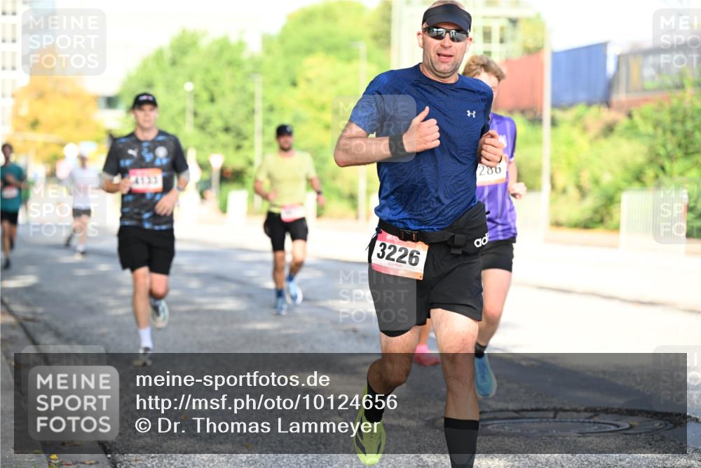 06.09.2026 - CURREX Alsterlauf Dr. Thomas Lammeyer http://msf.ph/oto/10124656 06.09.2026 09:41:59 Laufen 3226, 286 meine-sportfotos.de