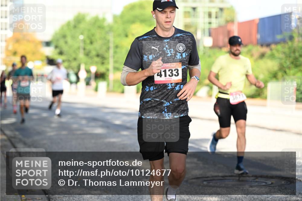 06.09.2026 - CURREX Alsterlauf Dr. Thomas Lammeyer http://msf.ph/oto/10124677 06.09.2026 09:42:01 Laufen 4133, 3671 meine-sportfotos.de