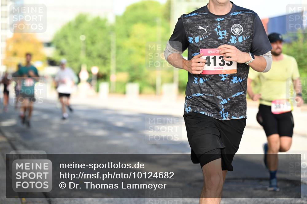 06.09.2026 - CURREX Alsterlauf Dr. Thomas Lammeyer http://msf.ph/oto/10124682 06.09.2026 09:42:02 Laufen 4135 meine-sportfotos.de