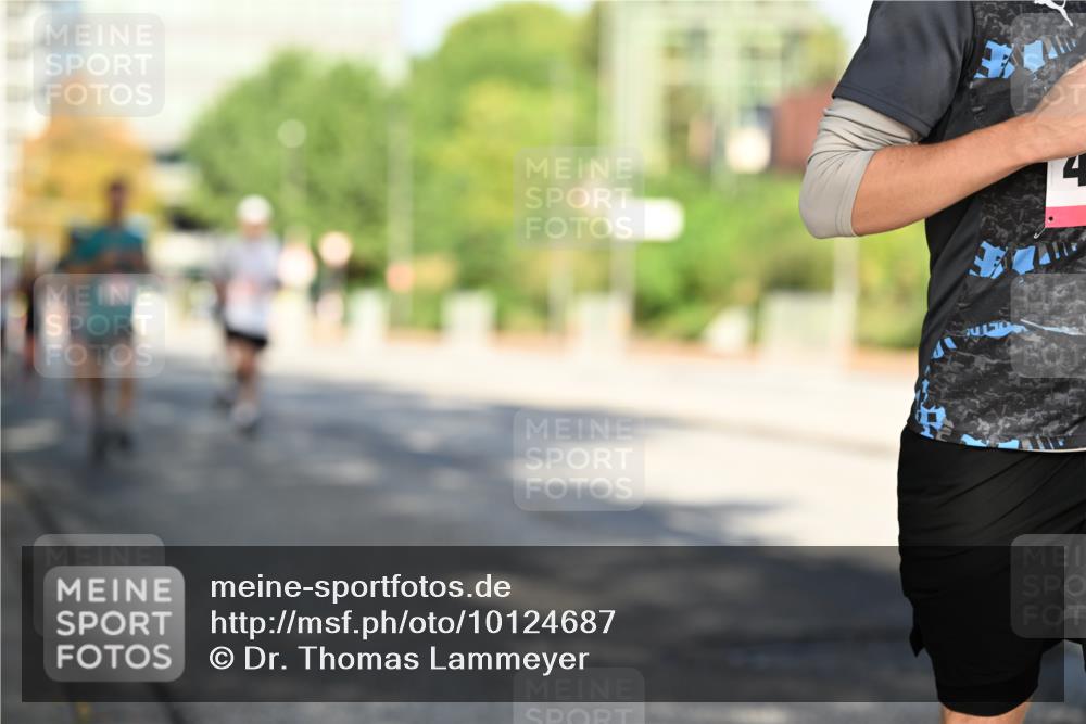 06.09.2026 - CURREX Alsterlauf Dr. Thomas Lammeyer http://msf.ph/oto/10124687 06.09.2026 09:42:02 Laufen 4 meine-sportfotos.de