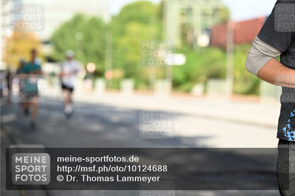 06.09.2026 - CURREX Alsterlauf Dr. Thomas Lammeyer http://msf.ph/oto/10124688 06.09.2026 09:42:02 Laufen  meine-sportfotos.de