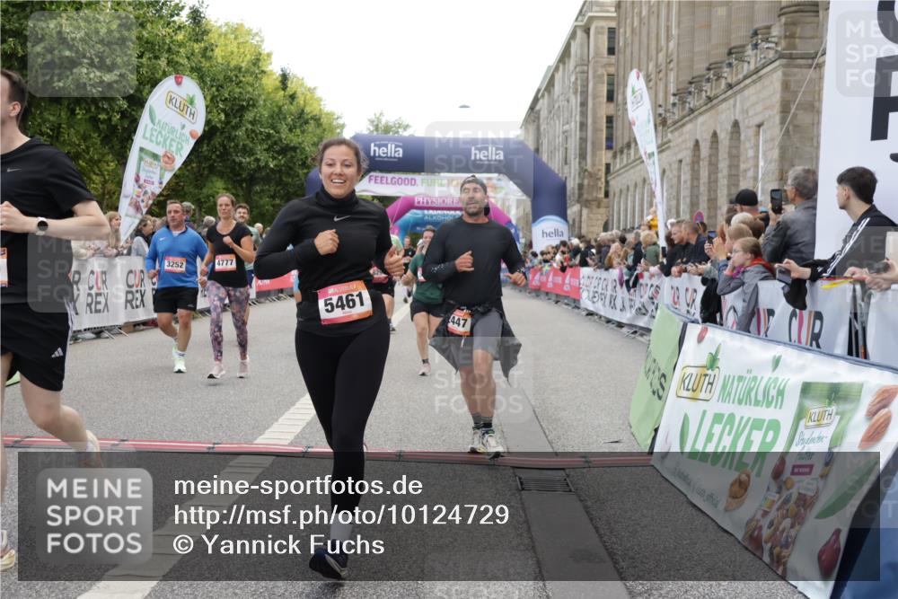 06.09.2026 - CURREX Alsterlauf Yannick Fuchs http://msf.ph/oto/10124729 06.09.2026 10:03:32 Ziel 2280, 2447, 2740, 2741, 2820, 3227, 3252, 3367, 3625, 3756, 4777, 5087, 5330, 5360, 5408, 5461, 5651, 6290, 6292, 6344, 8022, 8279 meine-sportfotos.de