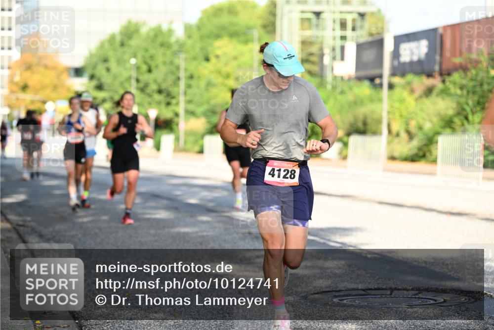 06.09.2026 - CURREX Alsterlauf Dr. Thomas Lammeyer http://msf.ph/oto/10124741 06.09.2026 09:42:08 Laufen 4128 meine-sportfotos.de
