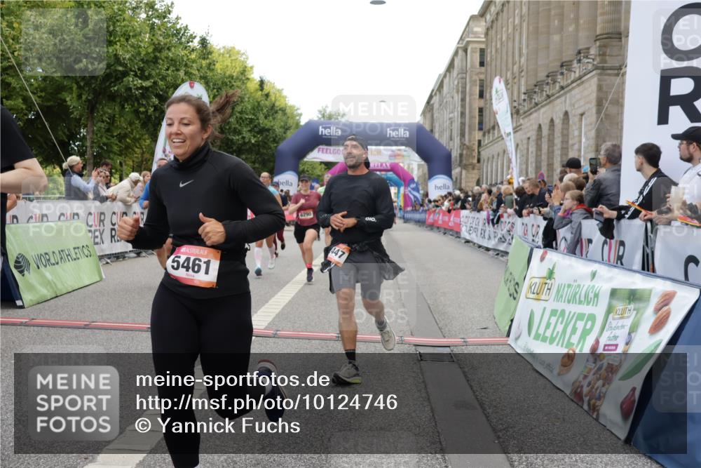 06.09.2026 - CURREX Alsterlauf Yannick Fuchs http://msf.ph/oto/10124746 06.09.2026 10:03:32 Ziel 2280, 2447, 2740, 2741, 2820, 3227, 3252, 3367, 3625, 3756, 4777, 5087, 5330, 5360, 5408, 5461, 5651, 6290, 6292, 6344, 8022, 8279 meine-sportfotos.de