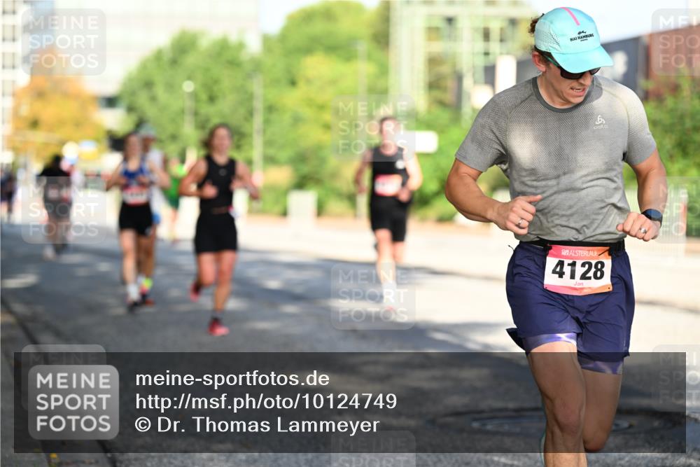 06.09.2026 - CURREX Alsterlauf Dr. Thomas Lammeyer http://msf.ph/oto/10124749 06.09.2026 09:42:08 Laufen 4128 meine-sportfotos.de