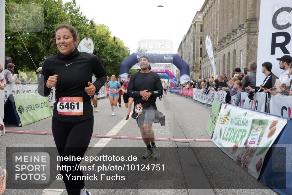 06.09.2026 - CURREX Alsterlauf Yannick Fuchs http://msf.ph/oto/10124751 06.09.2026 10:03:32 Ziel 2280, 2447, 2740, 2741, 2820, 3227, 3252, 3367, 3625, 3756, 4777, 5087, 5330, 5360, 5408, 5461, 5651, 6290, 6292, 6344, 8022, 8279 meine-sportfotos.de
