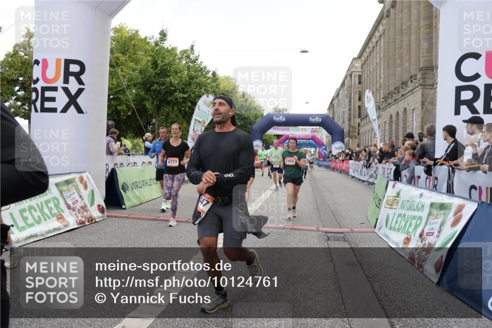 06.09.2026 - CURREX Alsterlauf Yannick Fuchs http://msf.ph/oto/10124761 06.09.2026 10:03:33 Ziel 2447, 2501, 2740, 2741, 2820, 2869, 3227, 3252, 3367, 3756, 4777, 5087, 5330, 5360, 5408, 5461, 5651, 6290, 6292, 6344, 8022, 8279 meine-sportfotos.de
