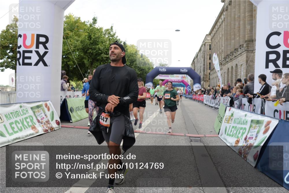 06.09.2026 - CURREX Alsterlauf Yannick Fuchs http://msf.ph/oto/10124769 06.09.2026 10:03:33 Ziel 2447, 2501, 2740, 2741, 2820, 2869, 3227, 3252, 3367, 3756, 4777, 5087, 5330, 5360, 5408, 5461, 5651, 6290, 6292, 6344, 8022, 8279 meine-sportfotos.de