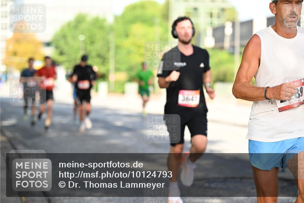 06.09.2026 - CURREX Alsterlauf Dr. Thomas Lammeyer http://msf.ph/oto/10124793 06.09.2026 09:42:13 Laufen 3641 meine-sportfotos.de
