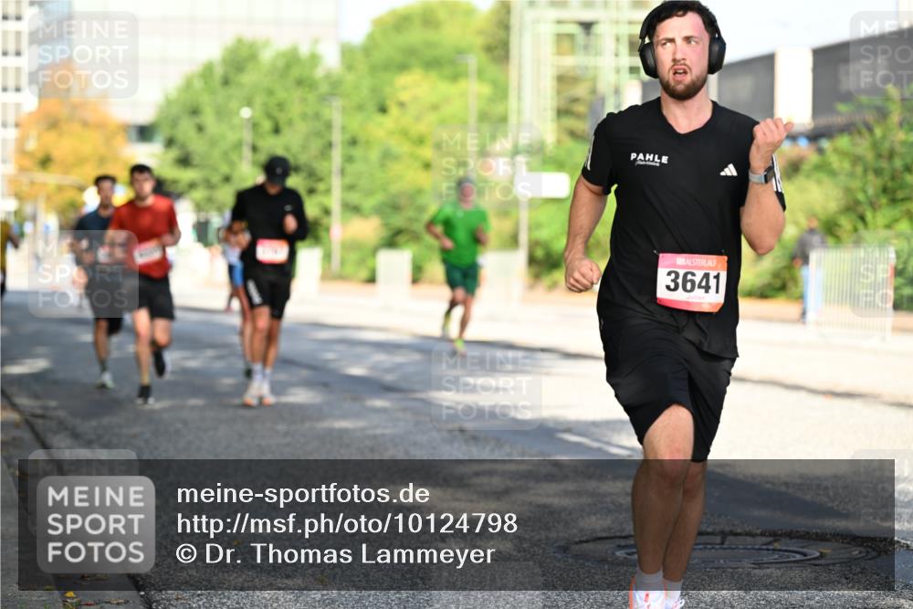 06.09.2026 - CURREX Alsterlauf Dr. Thomas Lammeyer http://msf.ph/oto/10124798 06.09.2026 09:42:13 Laufen 3641 meine-sportfotos.de