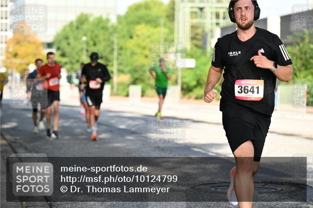 06.09.2026 - CURREX Alsterlauf Dr. Thomas Lammeyer http://msf.ph/oto/10124799 06.09.2026 09:42:13 Laufen 3641 meine-sportfotos.de