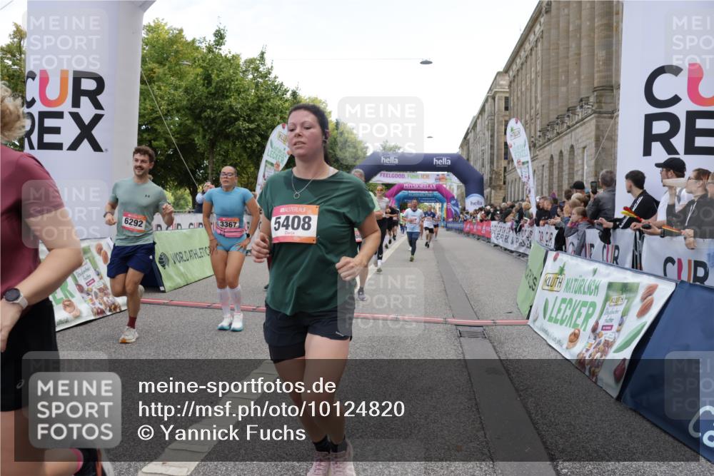 06.09.2026 - CURREX Alsterlauf Yannick Fuchs http://msf.ph/oto/10124820 06.09.2026 10:03:35 Ziel 2447, 2448, 2501, 2629, 2630, 2740, 2741, 2820, 2869, 3227, 3252, 3367, 3756, 4777, 5087, 5360, 5408, 5461, 6290, 6292, 6344, 8022, 8263, 8279, 8315, 8323 meine-sportfotos.de
