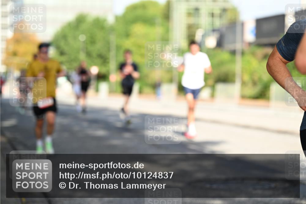 06.09.2026 - CURREX Alsterlauf Dr. Thomas Lammeyer http://msf.ph/oto/10124837 06.09.2026 09:42:18 Laufen  meine-sportfotos.de