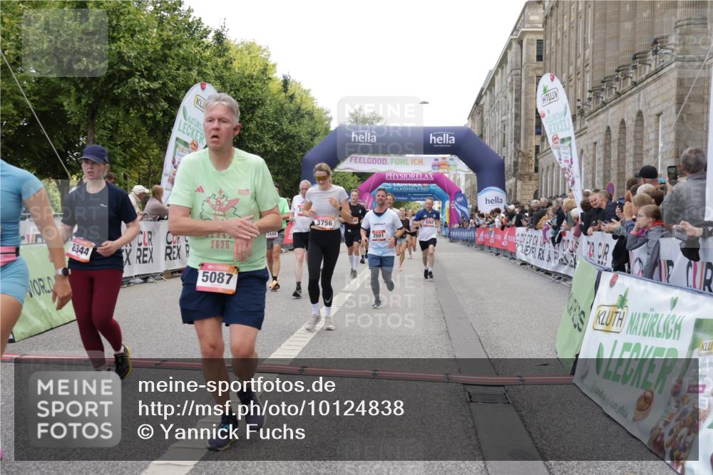 06.09.2026 - CURREX Alsterlauf Yannick Fuchs http://msf.ph/oto/10124838 06.09.2026 10:03:36 Ziel 2447, 2448, 2501, 2629, 2630, 2820, 2869, 3227, 3252, 3367, 3756, 4777, 5087, 5360, 5408, 5461, 5737, 6290, 6292, 6344, 8022, 8263, 8279, 8315, 8323 meine-sportfotos.de