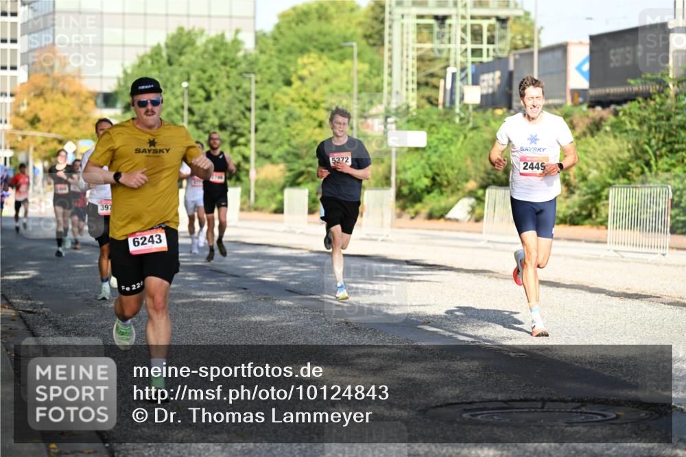 06.09.2026 - CURREX Alsterlauf Dr. Thomas Lammeyer http://msf.ph/oto/10124843 06.09.2026 09:42:19 Laufen 397, 5272, 2449, 6243, 226 meine-sportfotos.de