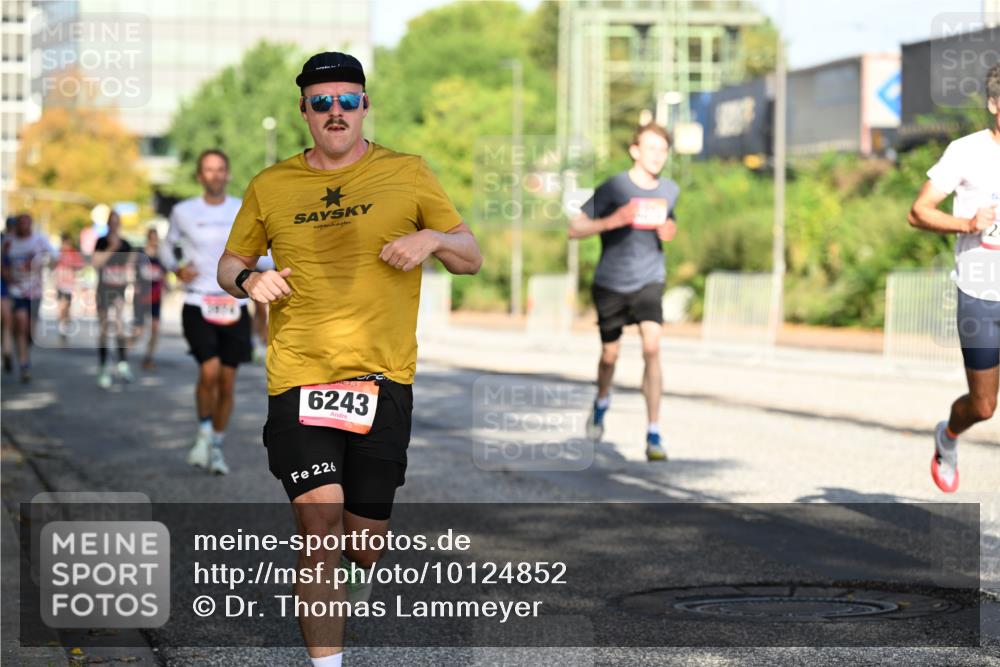 06.09.2026 - CURREX Alsterlauf Dr. Thomas Lammeyer http://msf.ph/oto/10124852 06.09.2026 09:42:20 Laufen 6243, 226 meine-sportfotos.de