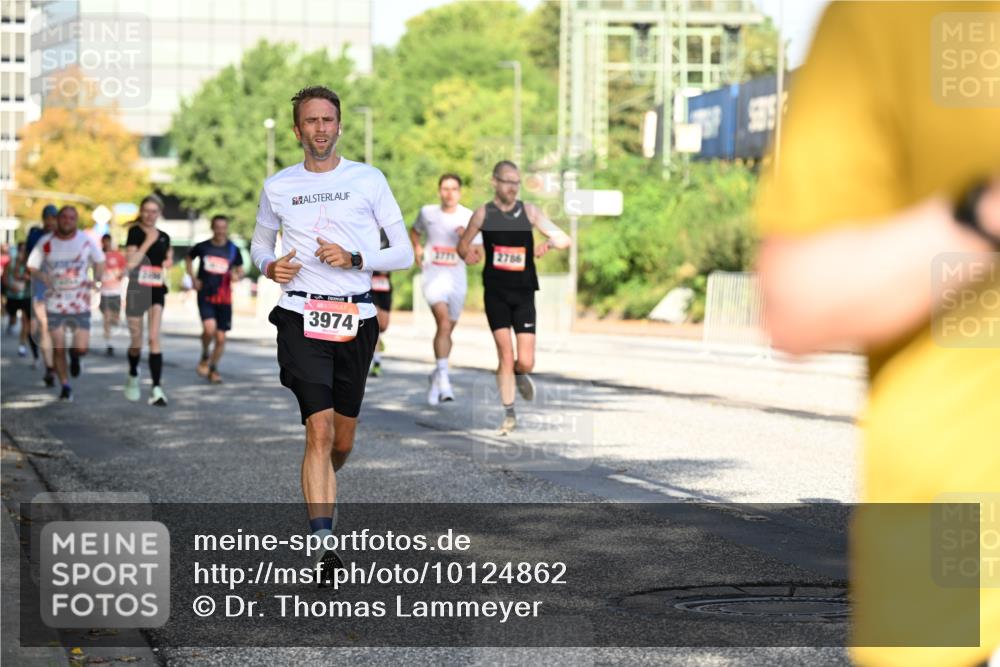 06.09.2026 - CURREX Alsterlauf Dr. Thomas Lammeyer http://msf.ph/oto/10124862 06.09.2026 09:42:22 Laufen 3974, 2786 meine-sportfotos.de