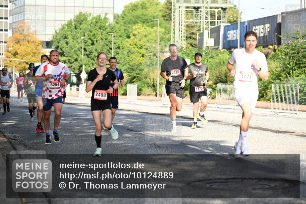 06.09.2026 - CURREX Alsterlauf Dr. Thomas Lammeyer http://msf.ph/oto/10124889 06.09.2026 09:42:25 Laufen 5988, 5254, 2498, 2489, 3771, 5770 meine-sportfotos.de