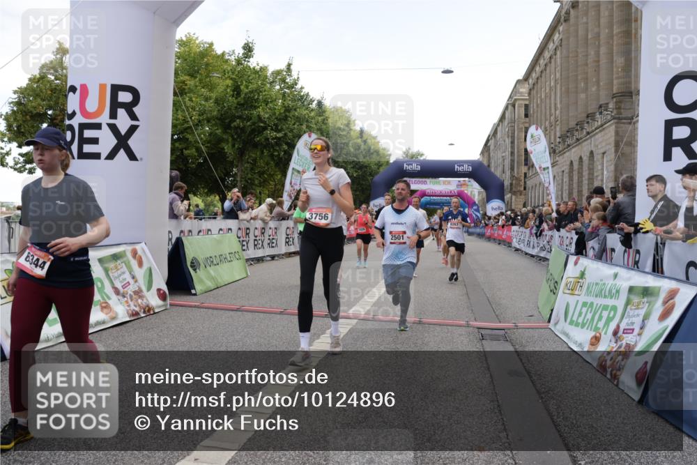 06.09.2026 - CURREX Alsterlauf Yannick Fuchs http://msf.ph/oto/10124896 06.09.2026 10:03:37 Ziel 2447, 2448, 2501, 2629, 2630, 2869, 3227, 3252, 3367, 3756, 4777, 5087, 5360, 5408, 5461, 5737, 6290, 6292, 6344, 8022, 8263, 8279, 8315, 8323 meine-sportfotos.de