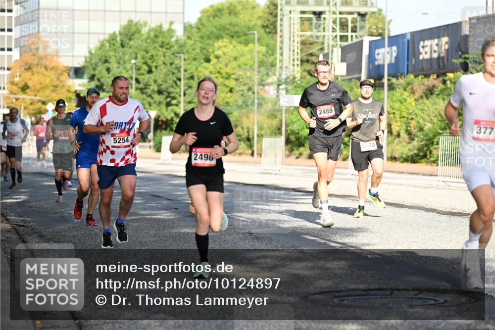 06.09.2026 - CURREX Alsterlauf Dr. Thomas Lammeyer http://msf.ph/oto/10124897 06.09.2026 09:42:25 Laufen 5254, 2498, 2489, 5770, 377 meine-sportfotos.de