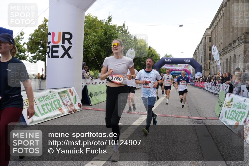 06.09.2026 - CURREX Alsterlauf Yannick Fuchs http://msf.ph/oto/10124907 06.09.2026 10:03:38 Ziel 2429, 2447, 2448, 2501, 2629, 2630, 2869, 3227, 3252, 3367, 3756, 4777, 5087, 5408, 5461, 5737, 6290, 6292, 6344, 8203, 8263, 8279, 8315, 8323 meine-sportfotos.de