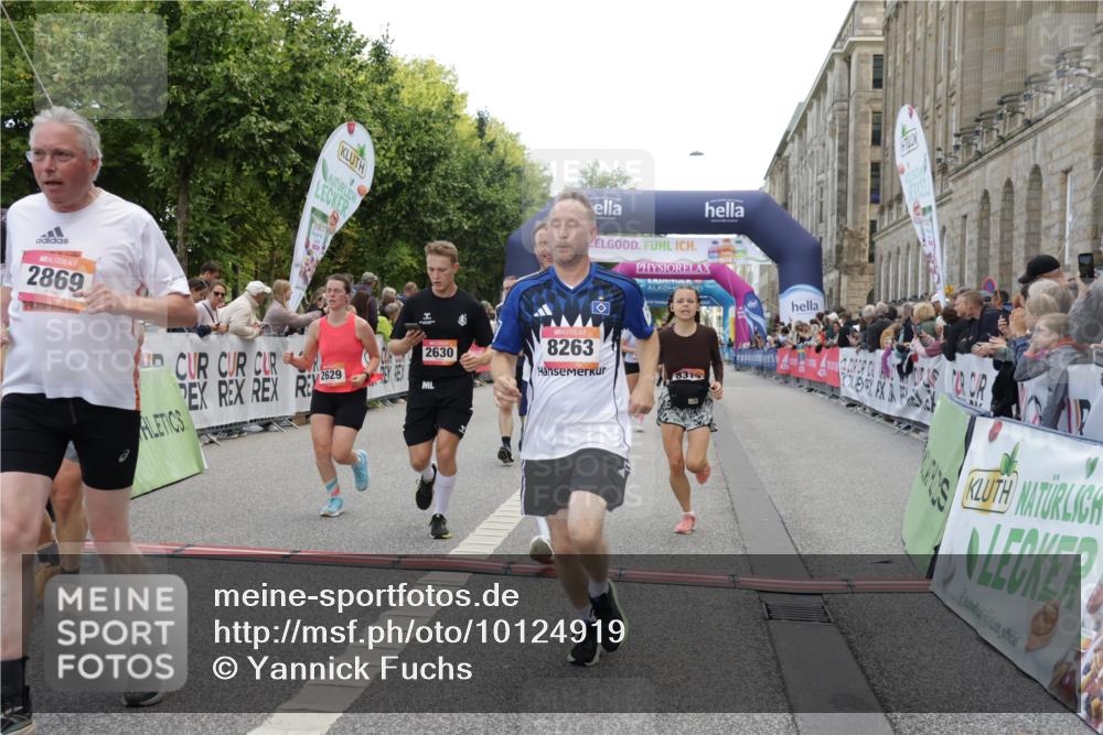 06.09.2026 - CURREX Alsterlauf Yannick Fuchs http://msf.ph/oto/10124919 06.09.2026 10:03:39 Ziel 2429, 2447, 2448, 2501, 2629, 2630, 2869, 3227, 3252, 3367, 3756, 4777, 5087, 5408, 5737, 6290, 6292, 6344, 8203, 8263, 8315, 8323 meine-sportfotos.de