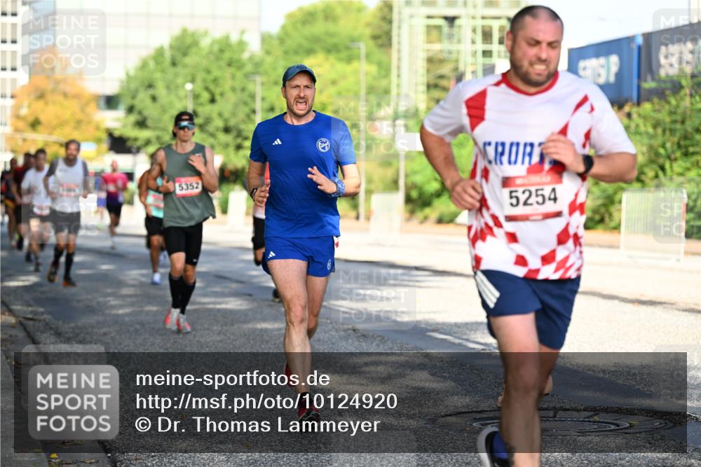 06.09.2026 - CURREX Alsterlauf Dr. Thomas Lammeyer http://msf.ph/oto/10124920 06.09.2026 09:42:28 Laufen 5352, 5254 meine-sportfotos.de