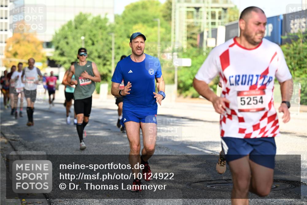06.09.2026 - CURREX Alsterlauf Dr. Thomas Lammeyer http://msf.ph/oto/10124922 06.09.2026 09:42:28 Laufen 5254 meine-sportfotos.de