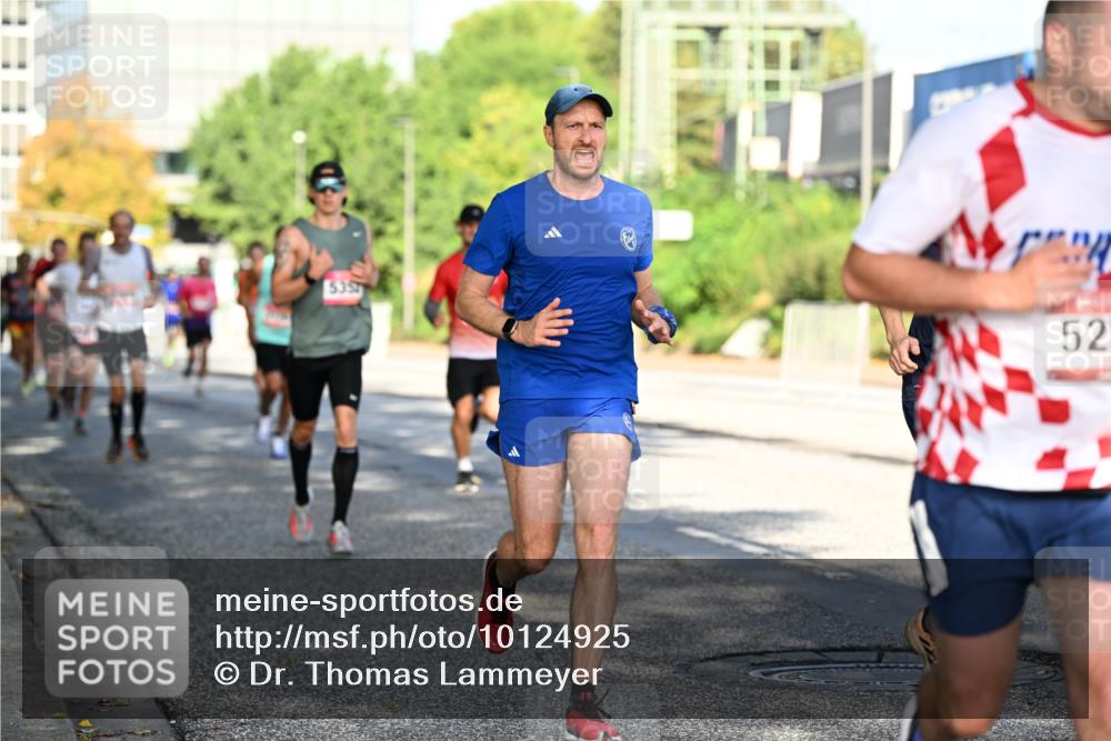 06.09.2026 - CURREX Alsterlauf Dr. Thomas Lammeyer http://msf.ph/oto/10124925 06.09.2026 09:42:28 Laufen 5357, 52 meine-sportfotos.de