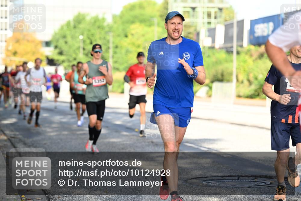 06.09.2026 - CURREX Alsterlauf Dr. Thomas Lammeyer http://msf.ph/oto/10124928 06.09.2026 09:42:28 Laufen 5352 meine-sportfotos.de
