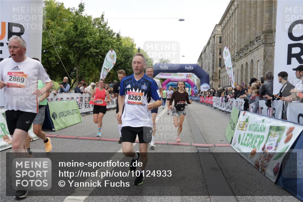 06.09.2026 - CURREX Alsterlauf Yannick Fuchs http://msf.ph/oto/10124933 06.09.2026 10:03:39 Ziel 2429, 2447, 2448, 2501, 2629, 2630, 2869, 3227, 3252, 3367, 3756, 4777, 5087, 5408, 5737, 6290, 6292, 6344, 8203, 8263, 8315, 8323 meine-sportfotos.de