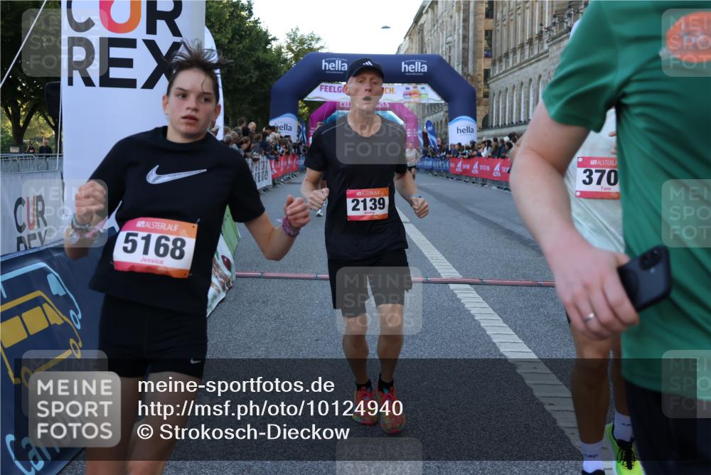 06.09.2026 - CURREX Alsterlauf Strokosch-Dieckow http://msf.ph/oto/10124940 06.09.2026 09:44:09 Ziel 2139, 2250, 2723, 3010, 3702, 3994, 4157, 4277, 4893, 5114, 5168, 5402, 5606, 6060, 8127, 8328 meine-sportfotos.de