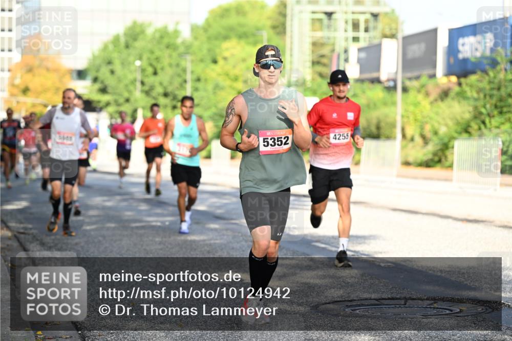 06.09.2026 - CURREX Alsterlauf Dr. Thomas Lammeyer http://msf.ph/oto/10124942 06.09.2026 09:42:30 Laufen 5352, 4255 meine-sportfotos.de