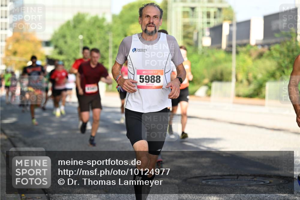 06.09.2026 - CURREX Alsterlauf Dr. Thomas Lammeyer http://msf.ph/oto/10124977 06.09.2026 09:42:33 Laufen 5988 meine-sportfotos.de