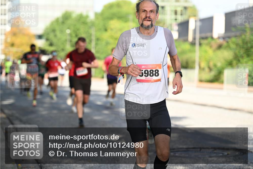 06.09.2026 - CURREX Alsterlauf Dr. Thomas Lammeyer http://msf.ph/oto/10124980 06.09.2026 09:42:33 Laufen 5988 meine-sportfotos.de