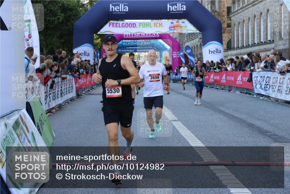 06.09.2026 - CURREX Alsterlauf Strokosch-Dieckow http://msf.ph/oto/10124982 06.09.2026 09:44:16 Ziel 2186, 2699, 3010, 3331, 3564, 4157, 4838, 4928, 5114, 5530, 5722, 6484, 6485, 6486, 8127, 8302, 8328 meine-sportfotos.de
