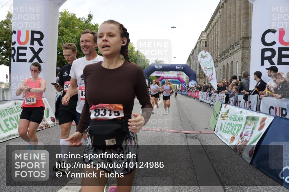 06.09.2026 - CURREX Alsterlauf Yannick Fuchs http://msf.ph/oto/10124986 06.09.2026 10:03:41 Ziel 2386, 2429, 2448, 2501, 2629, 2630, 2869, 3252, 3367, 3756, 4591, 5087, 5408, 5737, 6290, 6292, 6344, 8203, 8219, 8263, 8315, 8323 meine-sportfotos.de