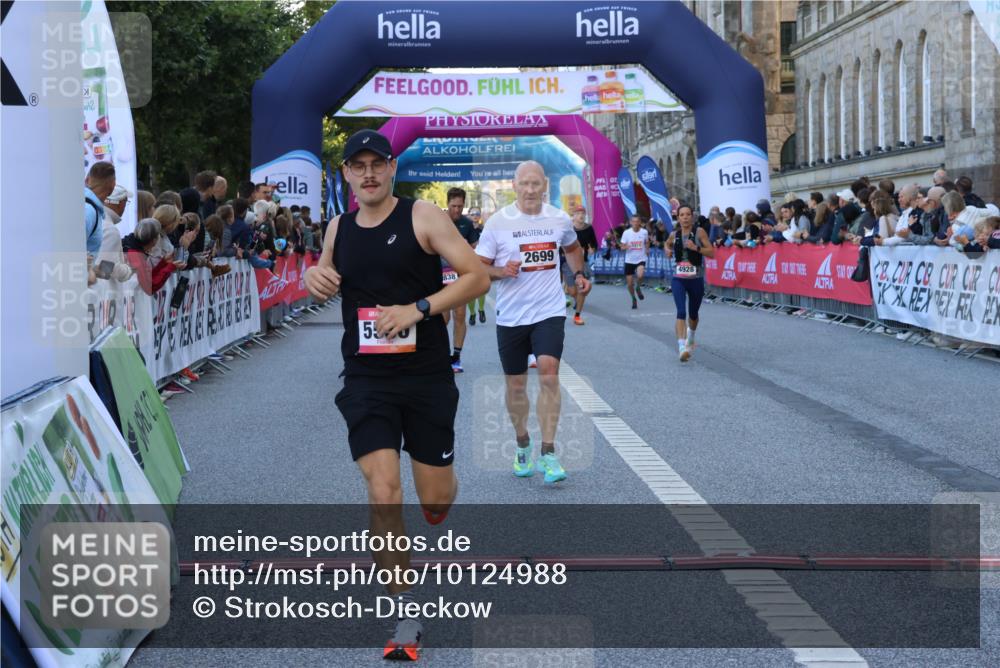 06.09.2026 - CURREX Alsterlauf Strokosch-Dieckow http://msf.ph/oto/10124988 06.09.2026 09:44:16 Ziel 2186, 2699, 3010, 3331, 3564, 4157, 4838, 4928, 5114, 5530, 5722, 6484, 6485, 6486, 8127, 8302, 8328 meine-sportfotos.de