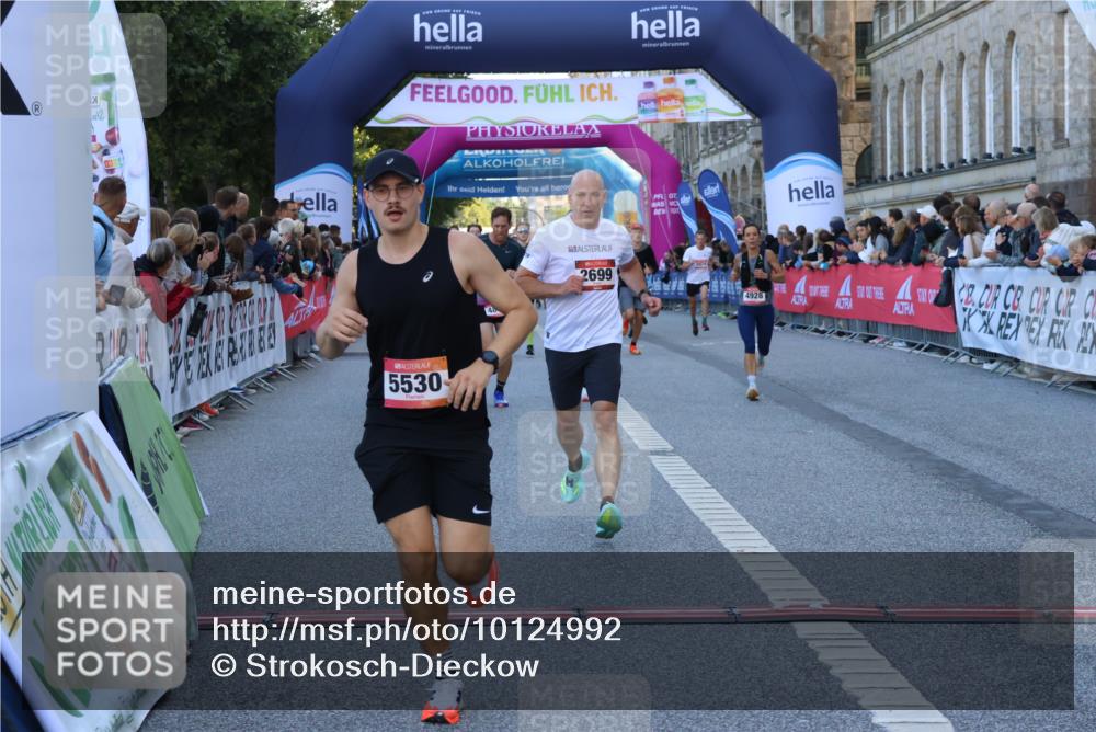 06.09.2026 - CURREX Alsterlauf Strokosch-Dieckow http://msf.ph/oto/10124992 06.09.2026 09:44:16 Ziel 2186, 2699, 3010, 3331, 3564, 4157, 4838, 4928, 5114, 5530, 5722, 6484, 6485, 6486, 8127, 8302, 8328 meine-sportfotos.de