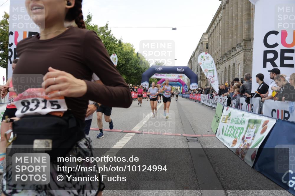06.09.2026 - CURREX Alsterlauf Yannick Fuchs http://msf.ph/oto/10124994 06.09.2026 10:03:41 Ziel 2386, 2429, 2448, 2501, 2629, 2630, 2869, 3252, 3367, 3756, 4591, 5087, 5408, 5737, 6290, 6292, 6344, 8203, 8219, 8263, 8315, 8323 meine-sportfotos.de