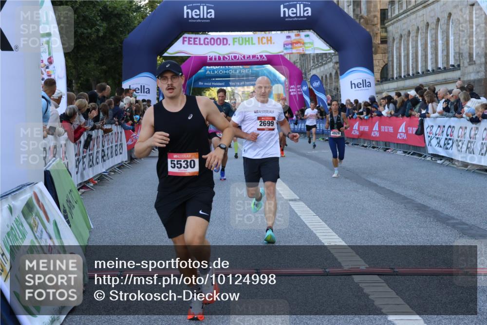 06.09.2026 - CURREX Alsterlauf Strokosch-Dieckow http://msf.ph/oto/10124998 06.09.2026 09:44:16 Ziel 2186, 2699, 3010, 3331, 3564, 4157, 4838, 4928, 5114, 5530, 5722, 6484, 6485, 6486, 8127, 8302, 8328 meine-sportfotos.de