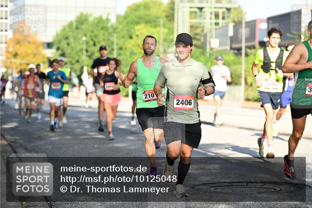 06.09.2026 - CURREX Alsterlauf Dr. Thomas Lammeyer http://msf.ph/oto/10125048 06.09.2026 09:42:40 Laufen 210, 2406, 3593, 3 meine-sportfotos.de
