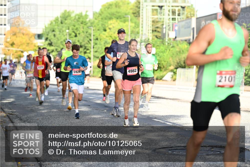 06.09.2026 - CURREX Alsterlauf Dr. Thomas Lammeyer http://msf.ph/oto/10125065 06.09.2026 09:42:42 Laufen 4372, 5926, 31, 4982, 305, 2101 meine-sportfotos.de