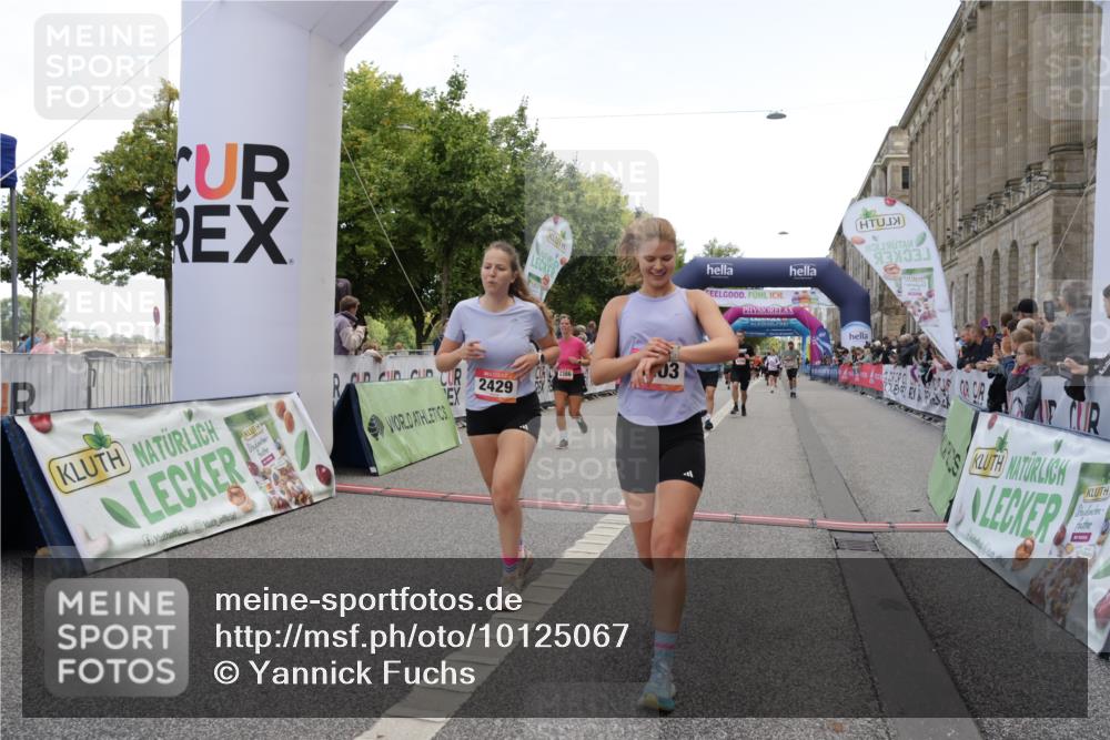 06.09.2026 - CURREX Alsterlauf Yannick Fuchs http://msf.ph/oto/10125067 06.09.2026 10:03:43 Ziel 2386, 2429, 2448, 2501, 2629, 2630, 2869, 3059, 3756, 4591, 4606, 5737, 6344, 8203, 8219, 8263, 8315, 8323 meine-sportfotos.de